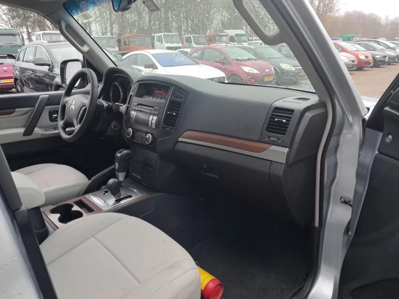 Mitsubishi Pajero 2008 - GLS 3.5 - V6 , 4x4 , 7 Pers., Full Option obrázek 11