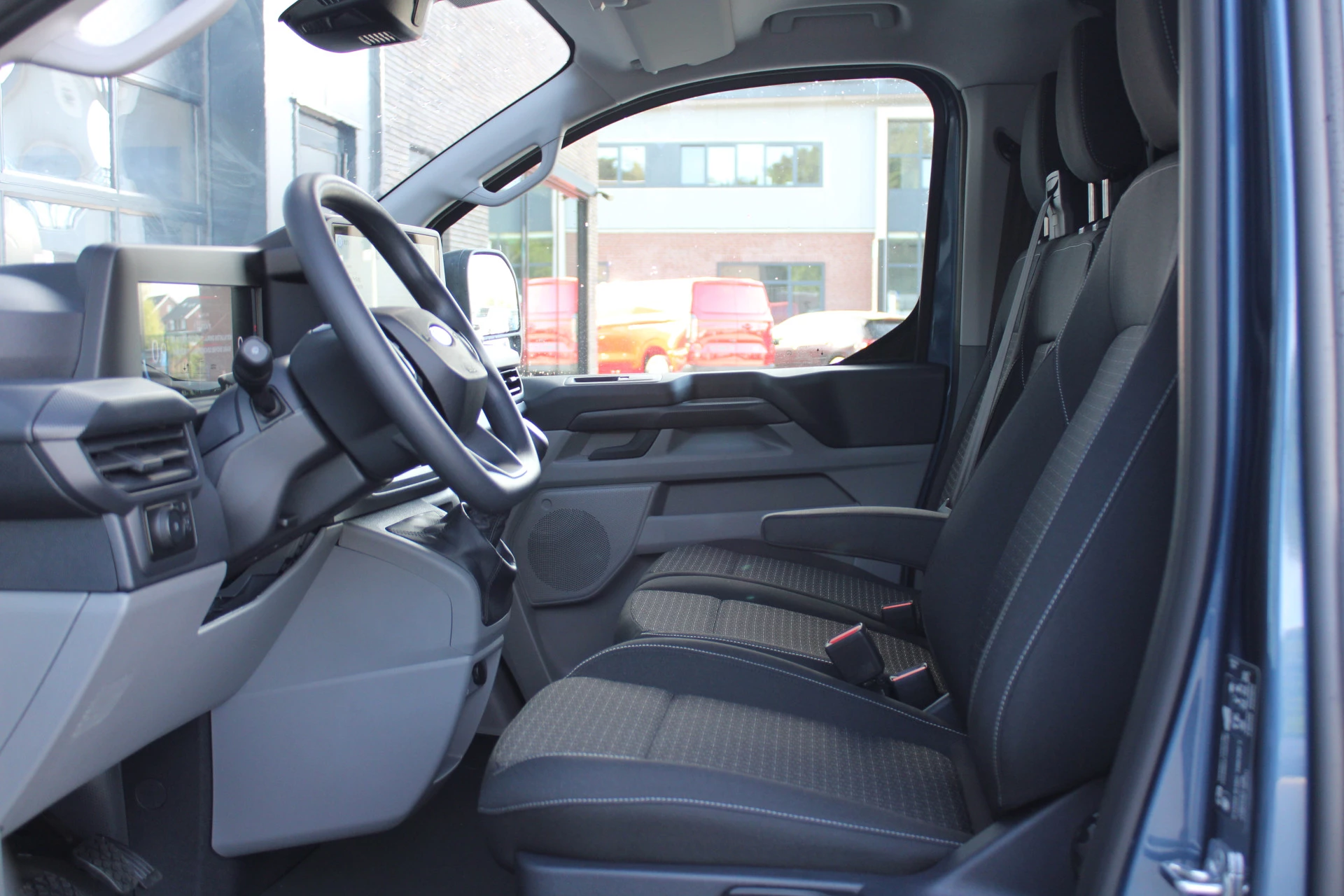 Ford Transit Custom 2024 - 320 2.0 TDCI L2H1 Trend 136pk - 2x Schuifdeur - Carplay - Android - Camera - Trekhaak - Stoelverwarming -70l tank - Rijklaar immagine 21