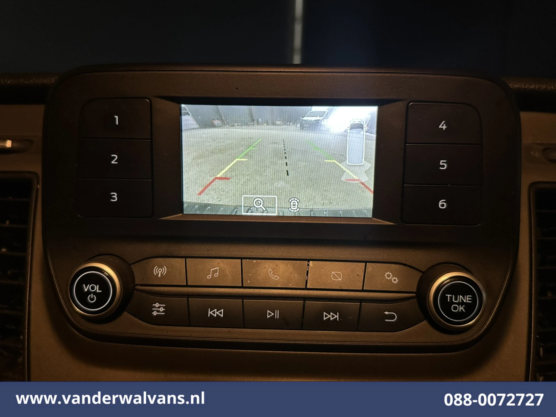 Ford Transit Custom 2022 - 2.0 TDCI 131pk L2H1 Euro6 Airco | Camera | LED | Cruisecontrol | Verwarmde voorruit immagine 3