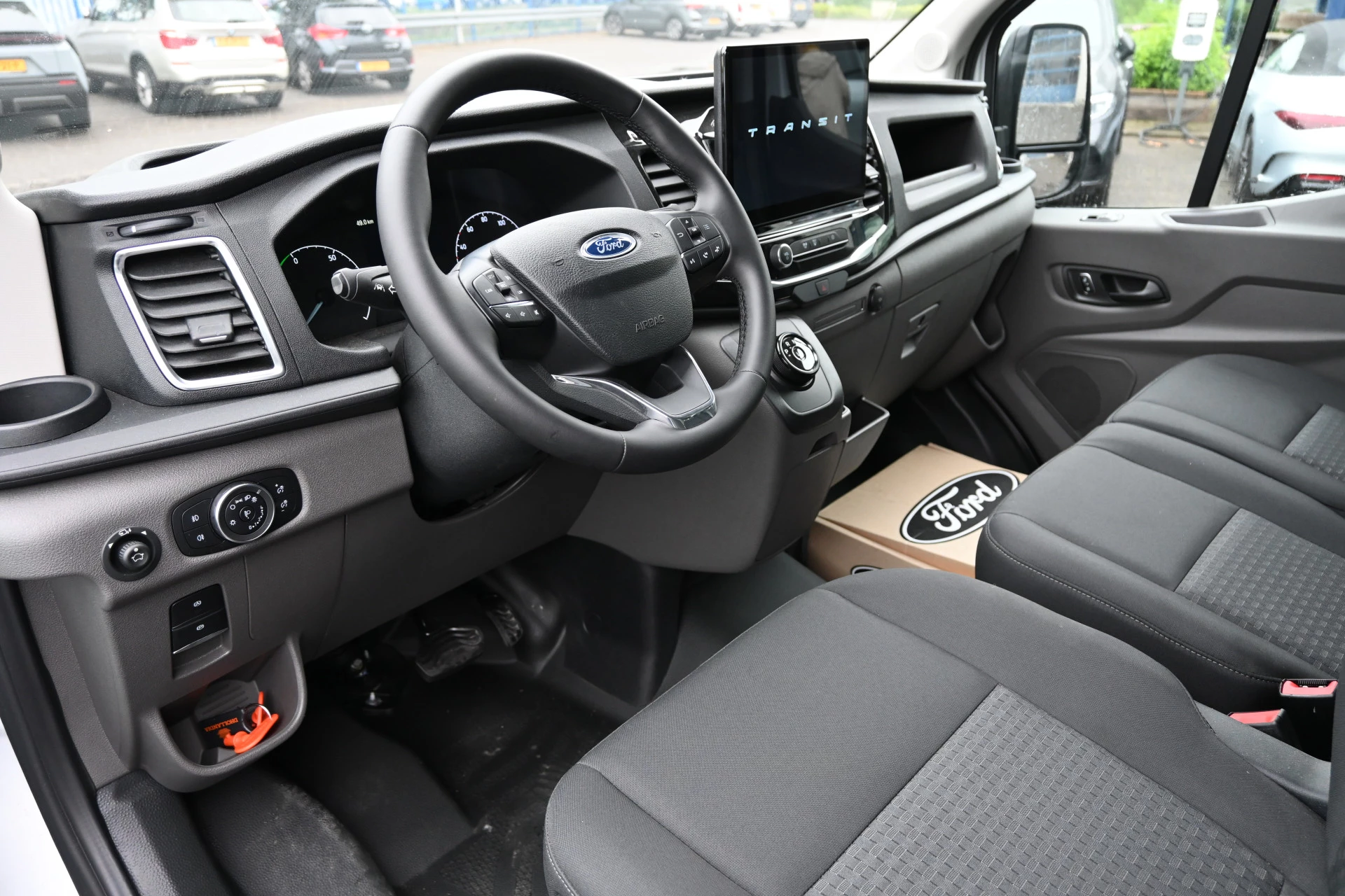 Ford E-Transit 2025 - 68kWh 390L Trend Bakwagen met Dhollandia laadklep obrázek 5