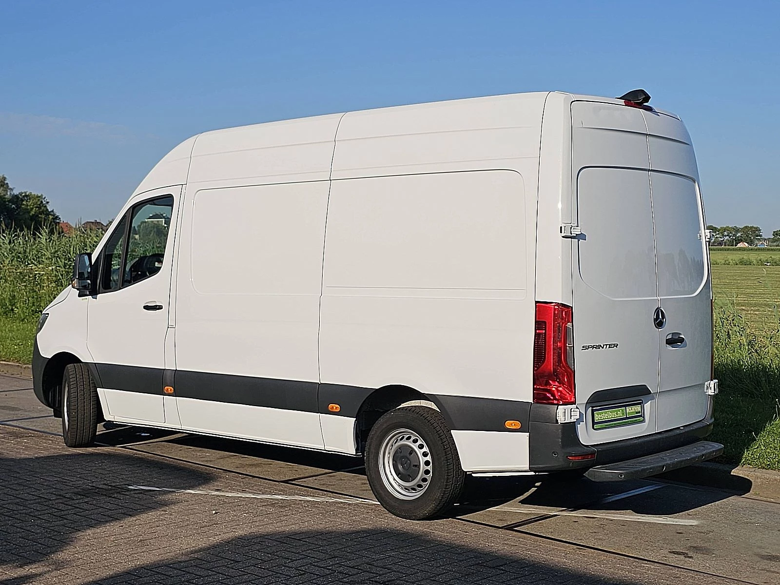 Mercedes-Benz Sprinter 2022 - 317 image 6