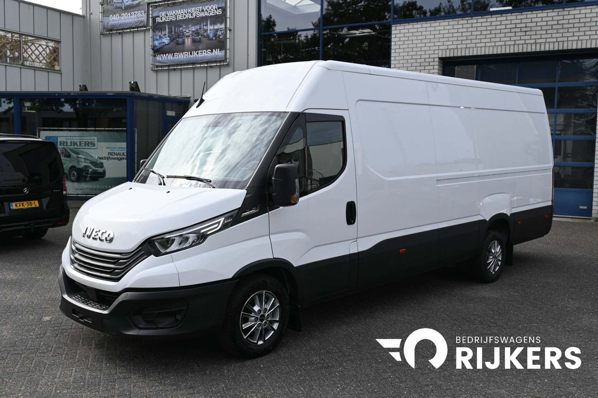 Iveco Daily 2023 - 35S18 3.0 180 pk L4H2 Maxi Hi-Matic obrázek 1