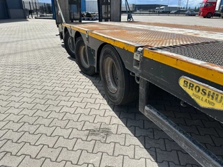 Broshuis N/A 2015 - 3ABSD Lowloader 3-axle / GVW: 53.000kg / Neck: 23.000kg / hydraulic steering + ramps + loading table / 4.60m extendable / winch / liftaxle immagine 76