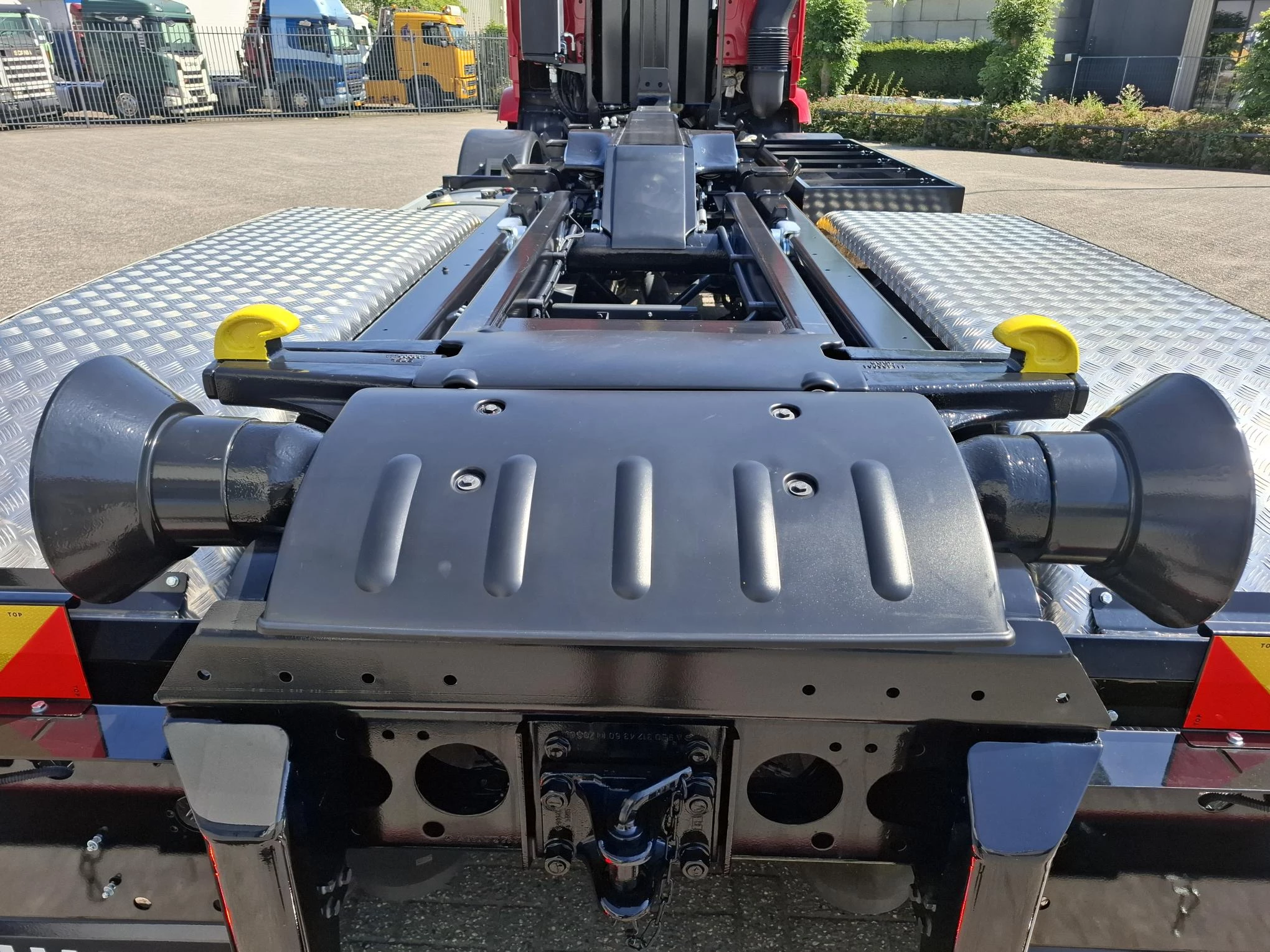 Mercedes-Benz Arocs 3242 2024 - / 8X4 / HIAB 25TON HOOKLIFT / !! 35539 KM!! / TOP CONDITION / BIG AXLE / FRIDGE / SMART TACHO / AUTOMATIC / EURO-6 / 2024 immagine 21