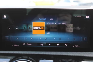 Mercedes-Benz A-Class 2021 - 180 AUT7 Luxury Line LEDER SFEER WIDESCREEN CAMERA image 22