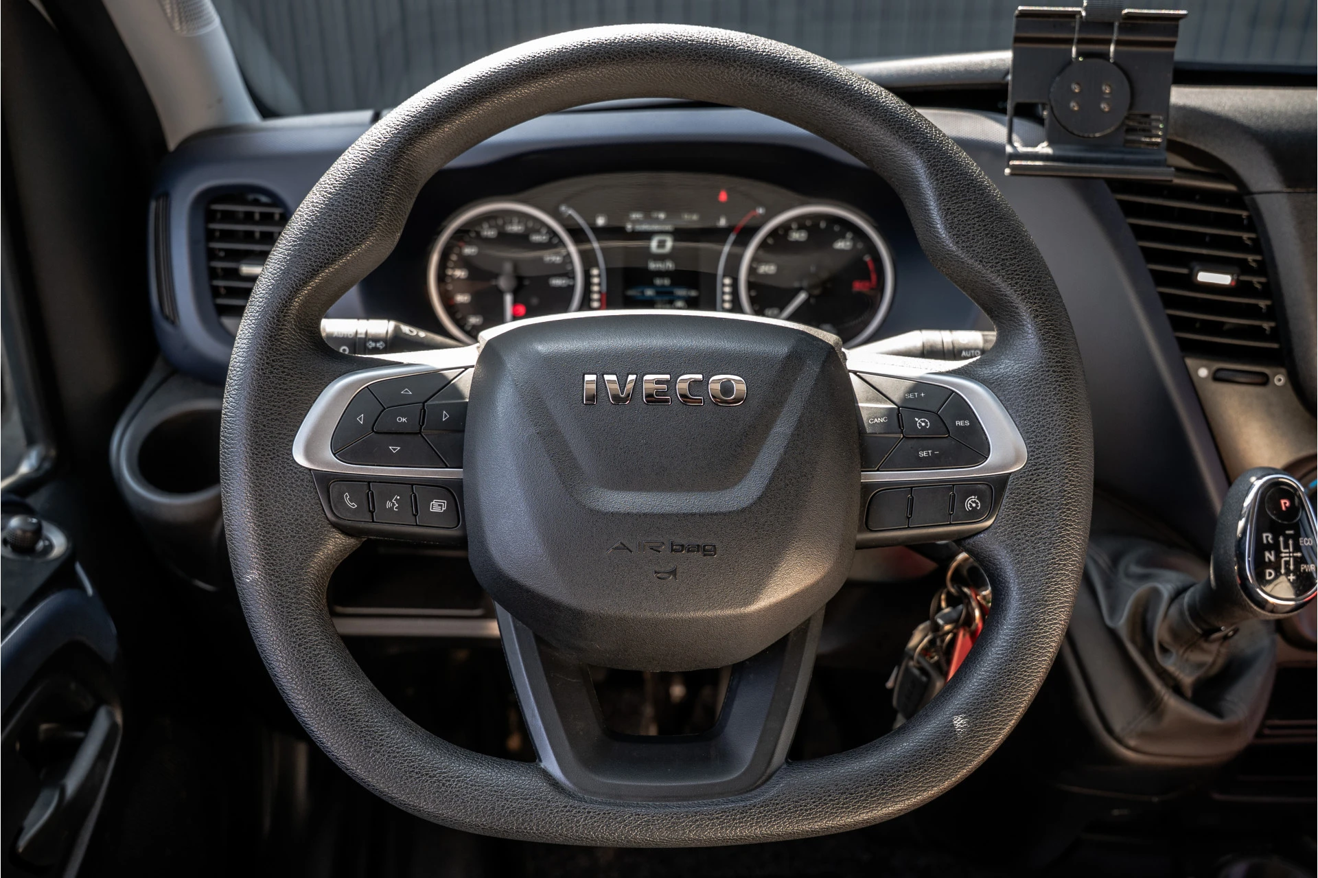 Iveco Daily 2020 - 35C18 | 3.0L | 180 PK | Bakwagen met laadklep | Zijdeur | Automaat | N1 | Cruise | Airco immagine 13