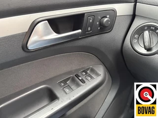 Volkswagen Touran 2014 - 1.2 TSI Easyline BlueMotion изображение 19