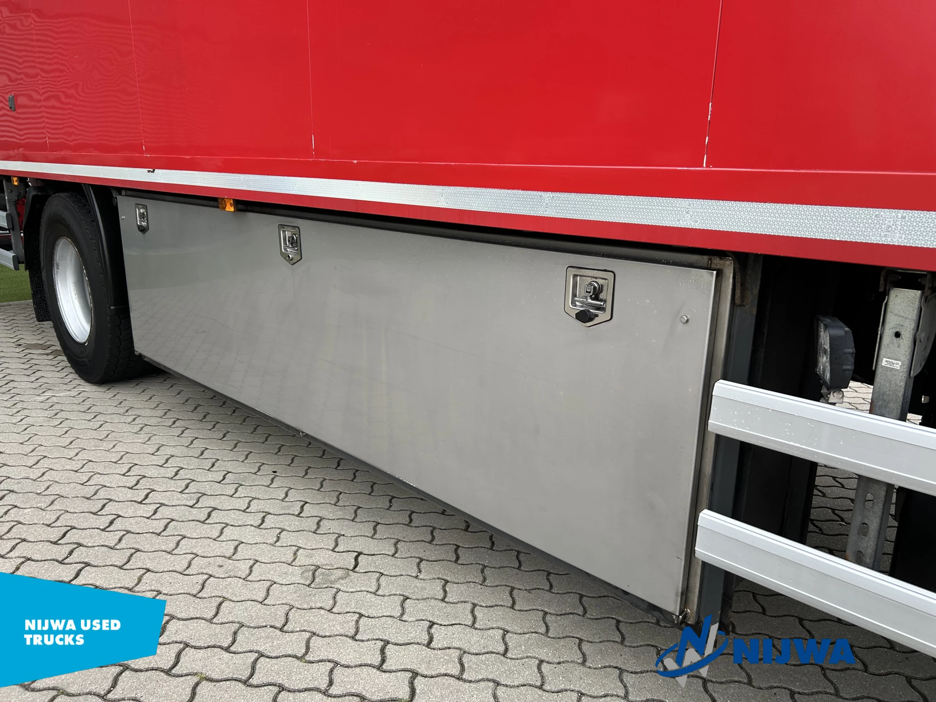 Renault D WIDE 280 4x2 Low mileage + Laadklep 3000 KG 2017 zdjęcie 17