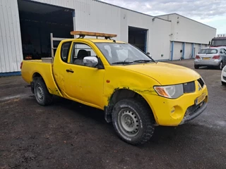 Mitsubishi L200 2006 - , 4x4 , 2.5 Di-D , Club cab image 3