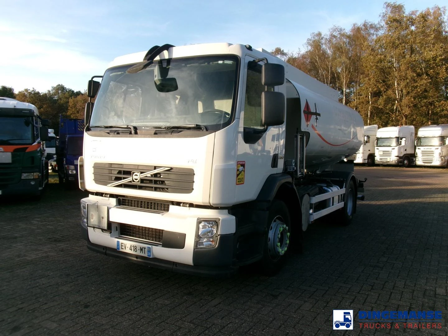 Volvo FE 280 4x2 fuel tank 13.3 m3 / 4 comp 2008 imagen 1