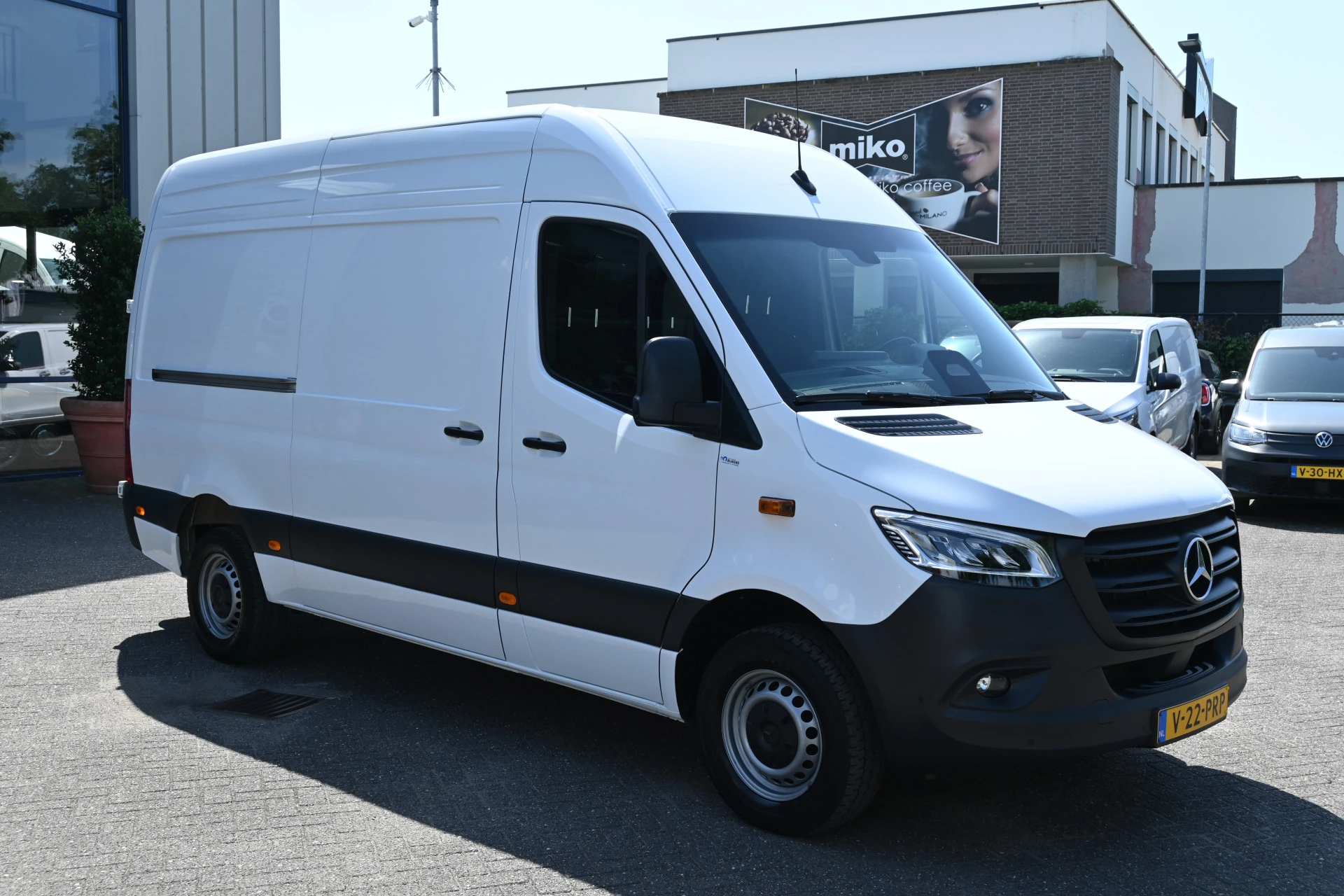 Mercedes-Benz Sprinter 2024 - 317 CDI L2H2 Pro obrázek 9