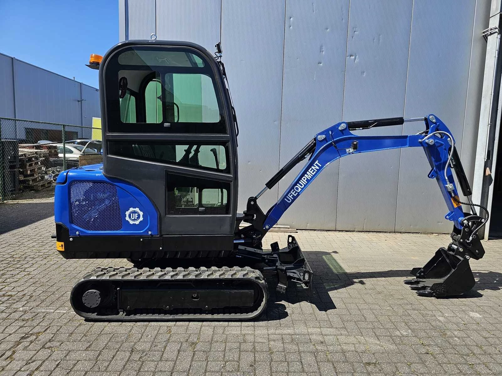 Ultra Force Equipment 2026 - NM25 - Minigraafmachine snelwisselsysteem incl. 3 bakken afbeelding 6