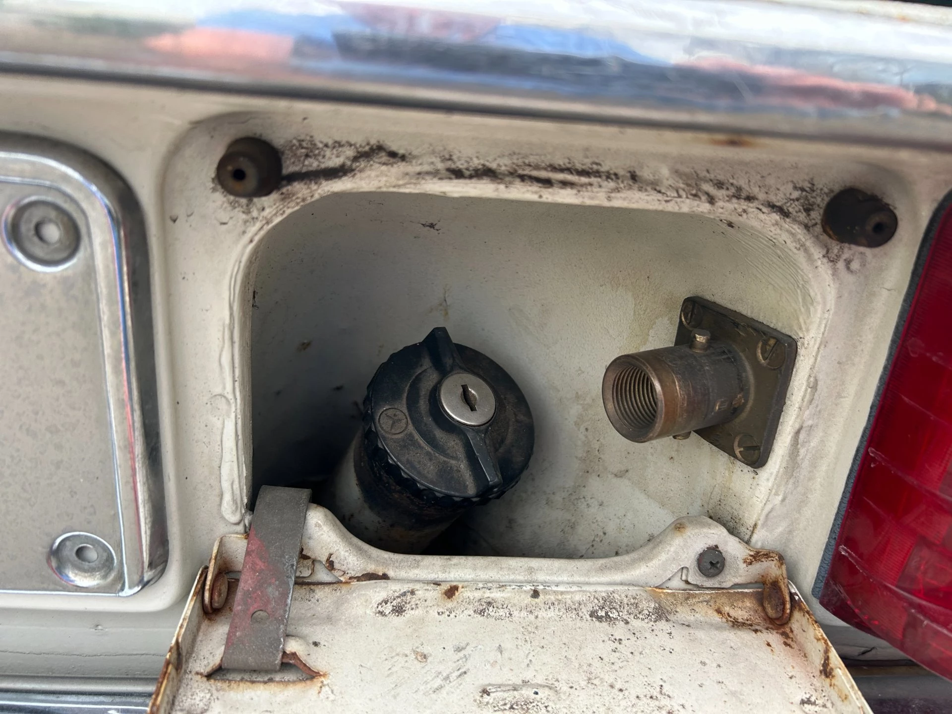 Mercedes-Benz 200-serie 1974 - 200-280 (W115) LPG apk en wegenbelasting vrij afbeelding 6