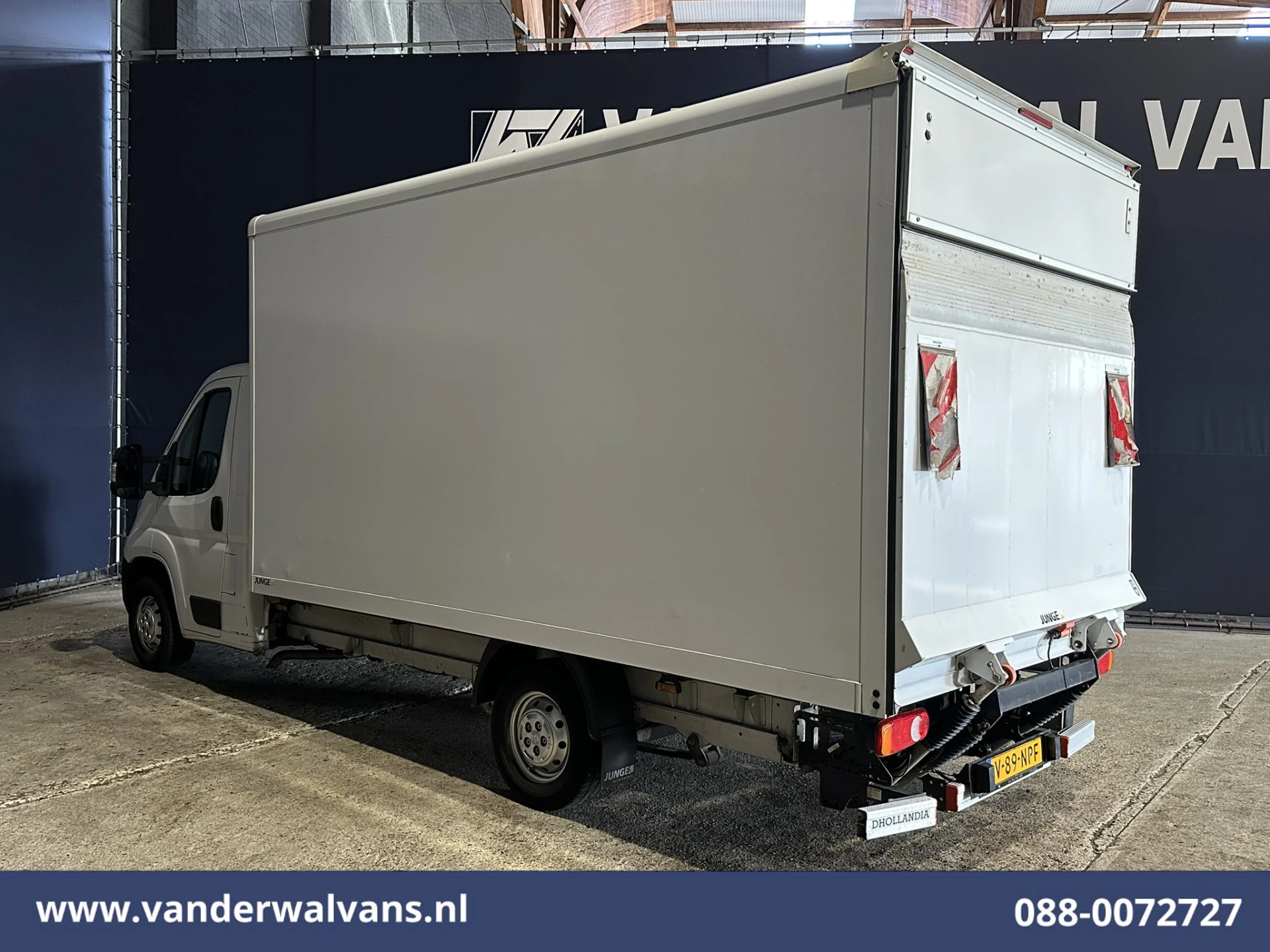 Peugeot Boxer 2022 - 2.2 BlueHDi 141pk Bakwagen 436cm Lang Laadklep Euro6 Airco | Cruisecontrol | 1055kg laadvermogen image 9