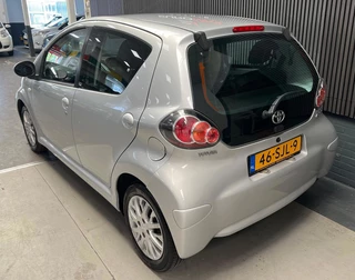 Toyota Aygo 2011 - 1.0-12V Comfort 2e Eigenaar - NAP - Navigatie - Airco image 9