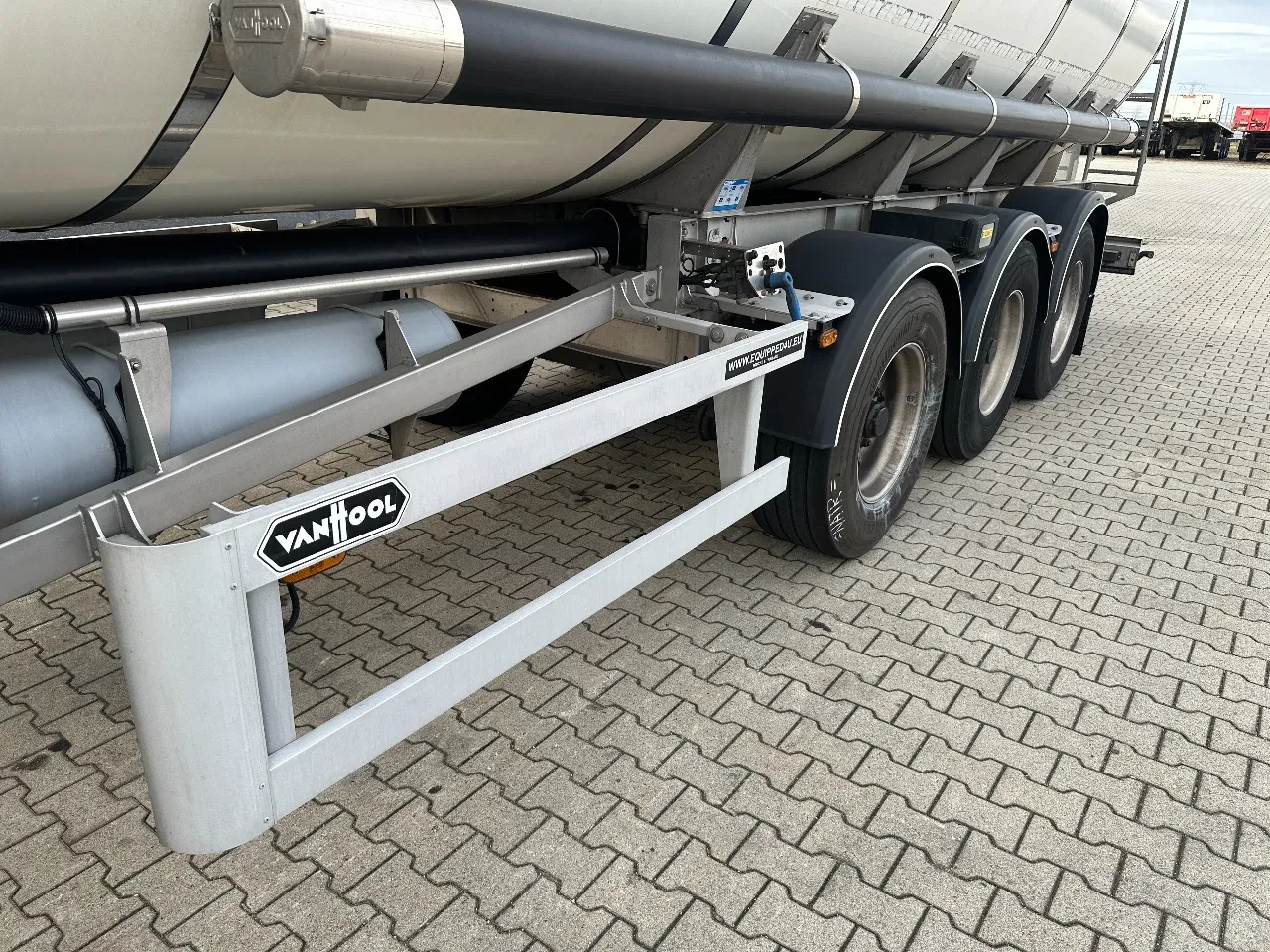 Van Hool 2015 - FOOD / 39.000L / 3-COMP / INOX / NL-trailer image 34