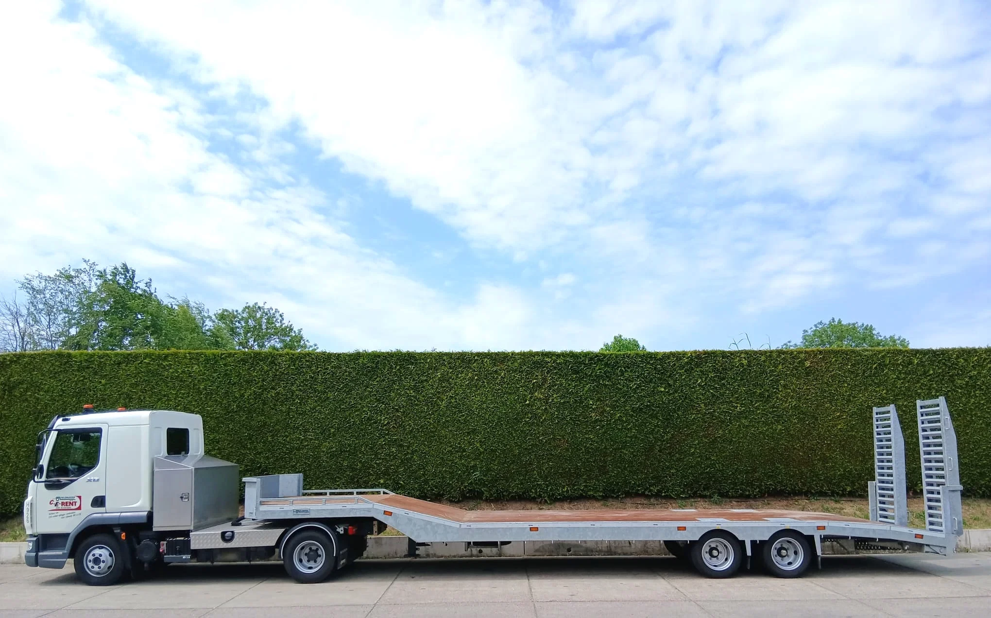 DAF XB 210 2024 - trekker / semi-dieplader oplegger 10,5 m. imagen 2