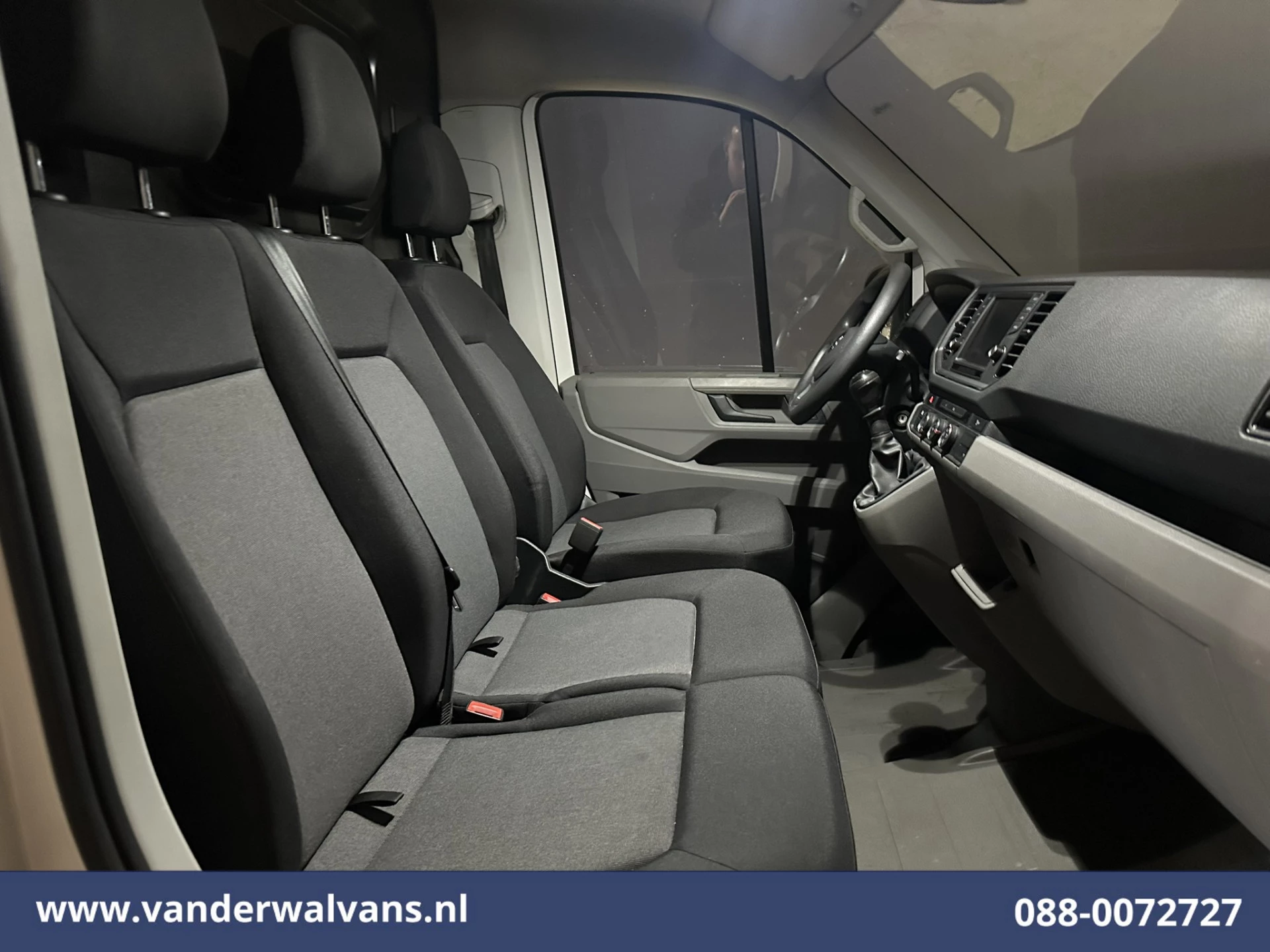 Volkswagen Crafter 2020 - 2.0 TDI L3H2 L2H1 Euro6 Airco | Camera | Apple Carplay | Android Auto | Trekhaak image 5