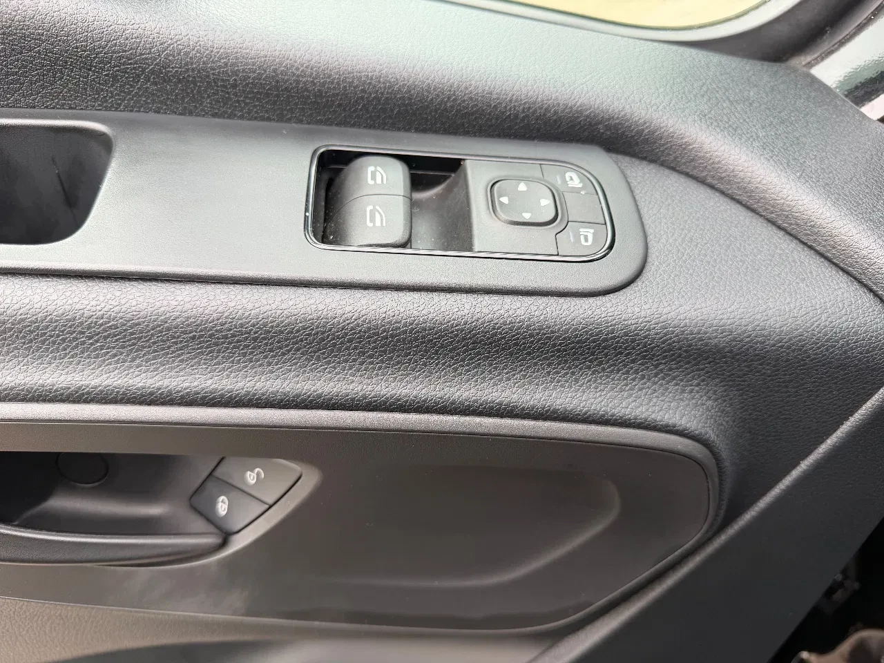 Mercedes-Benz Sprinter 2022 - 317CDI L2H1 Automaat Airco Trekhaak Applecarplay EURO 6 116000KM obrázek 12