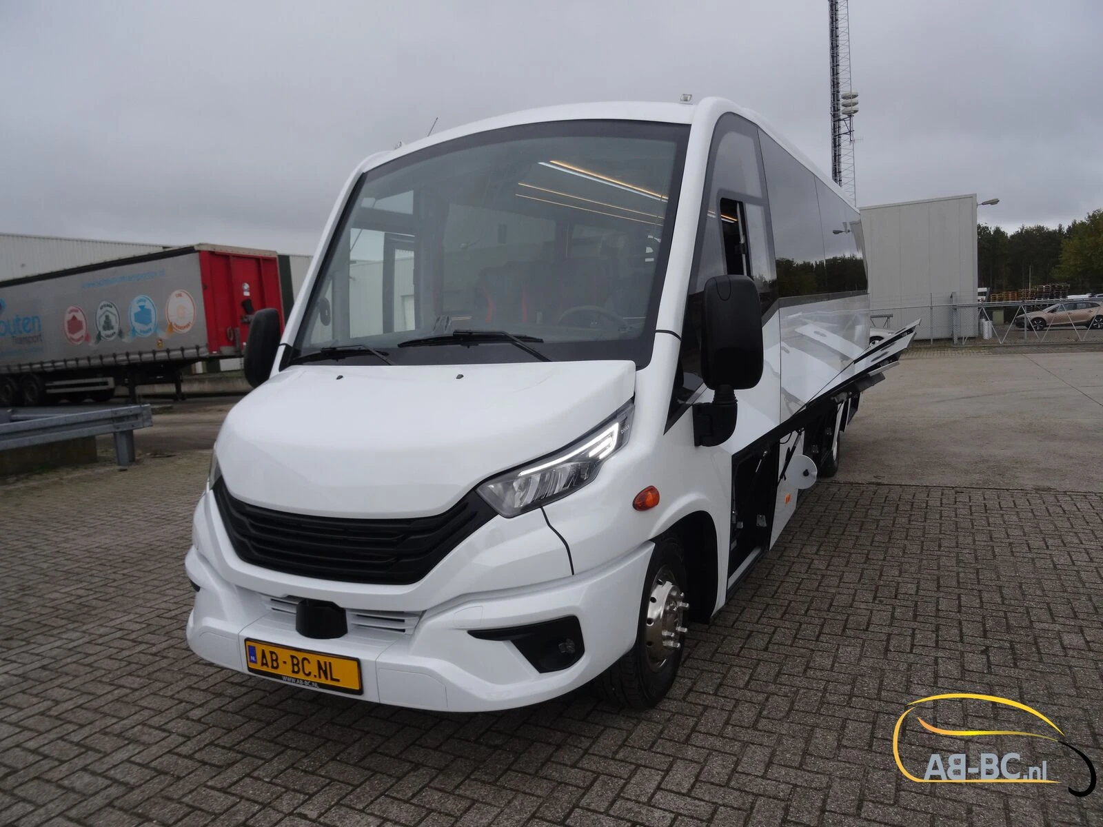 Iveco Aveuro Tourna 35 Seats EURO 6 2 Units Available afbeelding 17