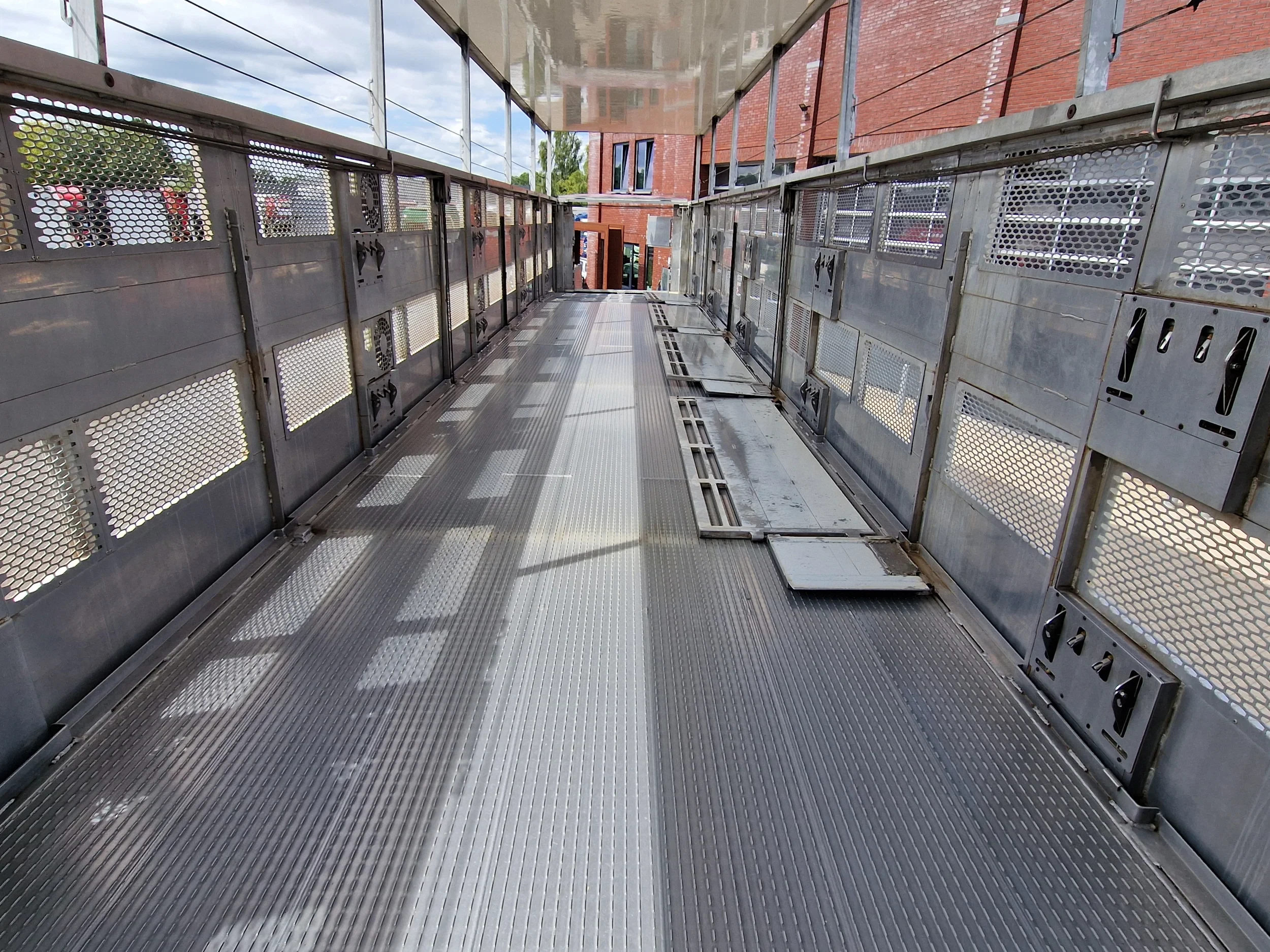 CUPPERS 2013 - 4 stock - new TUV - type 2 - lifting floors - lift / ramp afbeelding 57