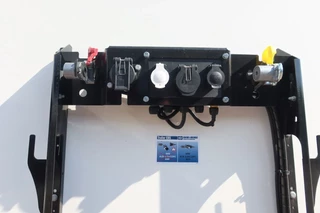 Wielton N/A 2025 - 3 Asser. Gesloten met Dhollandia klep 2500 kg Lift as imagen 19