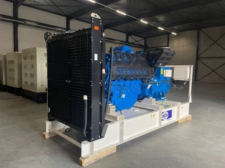 FG Wilson 2026 - P900-1 - 900 kVA - Open Genset - DPX-16025-O immagine 2 miniatura
