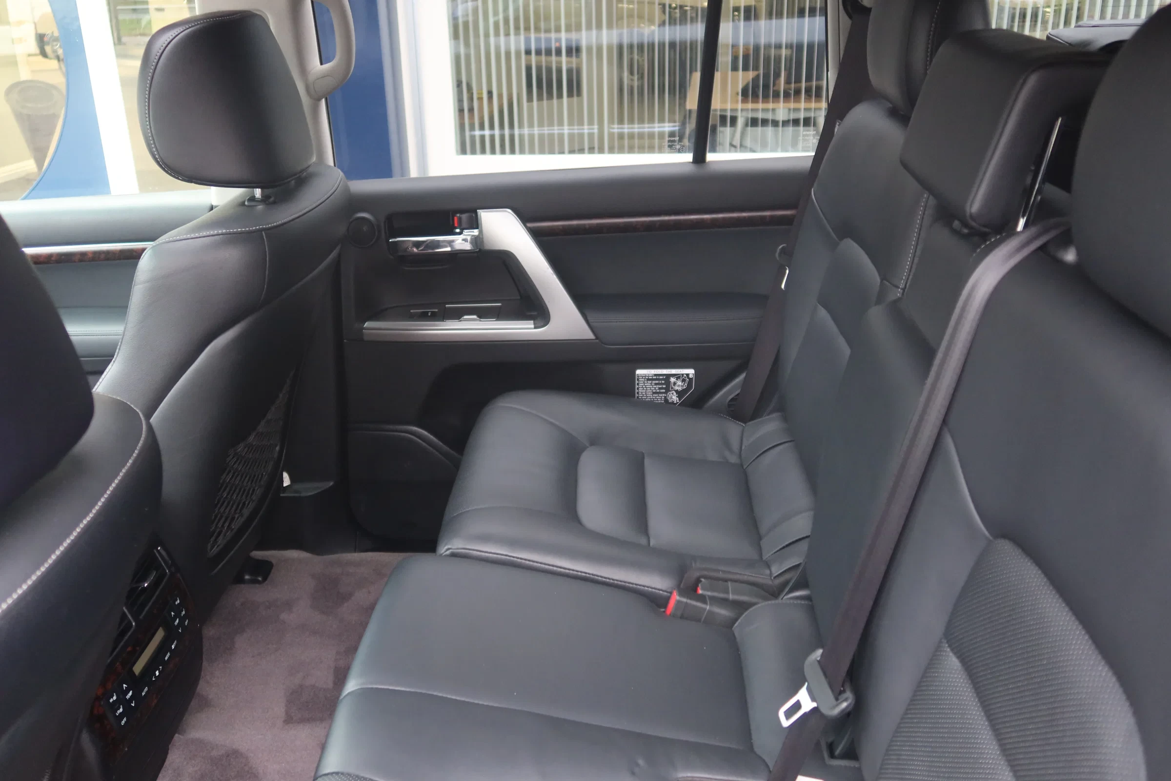 Toyota Land Cruiser 2016 - (200 SERIES) V8 200 5.5 Executive 7 persoons. Luchtvering. €42.500.- Marge immagine 4