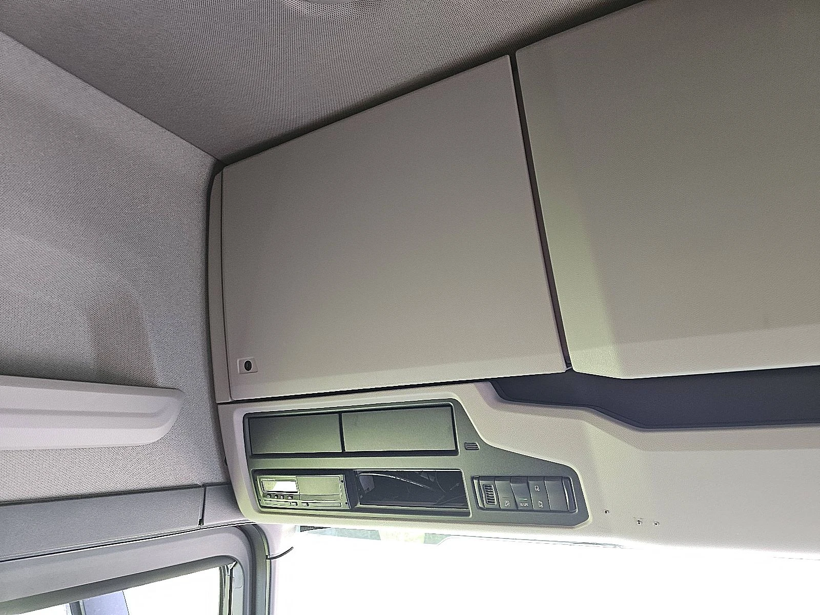 Scania R 2017 - R450 image 10