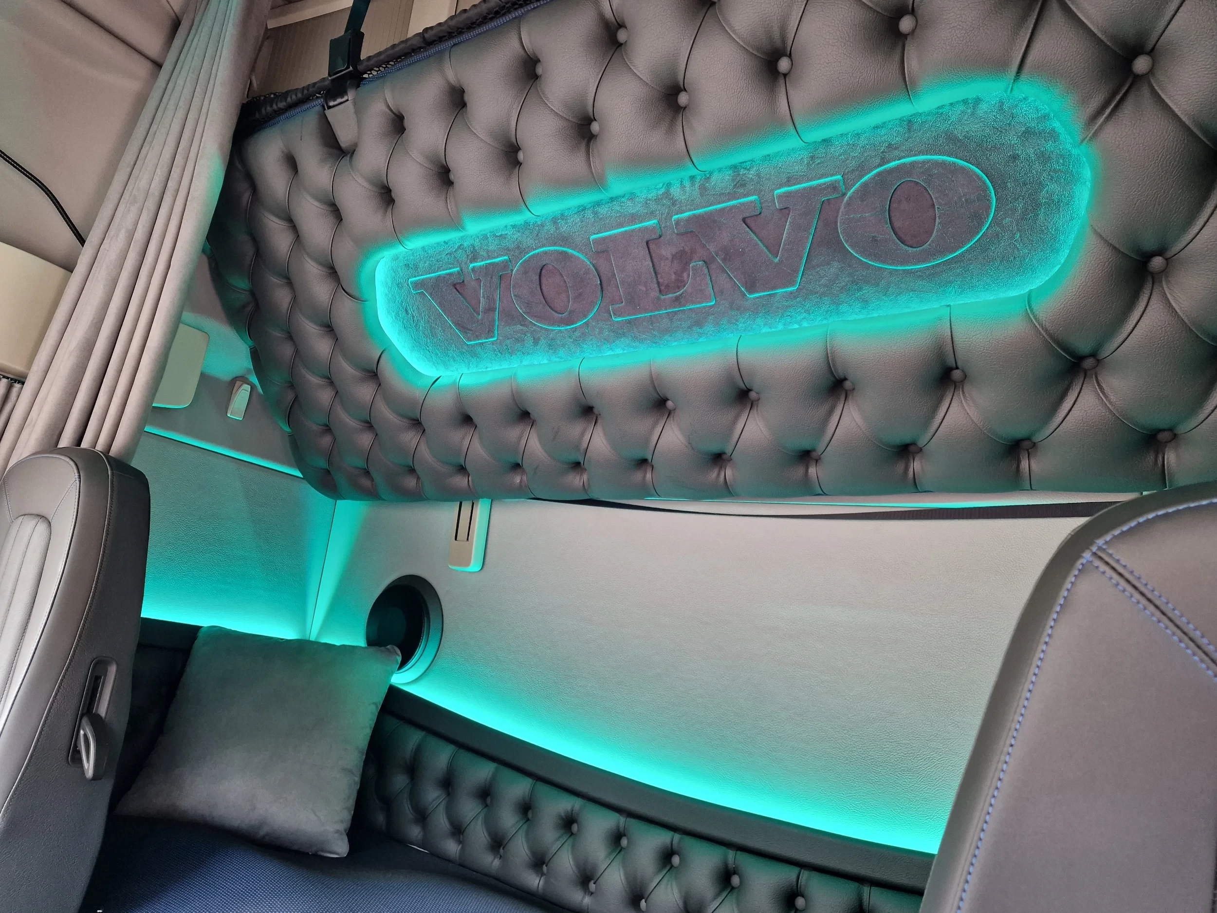 Volvo FH 2026 - 13.500 Aero Globetrotter XL 4x2 - New - Full spec - BUFFL interior - Retarder image 34