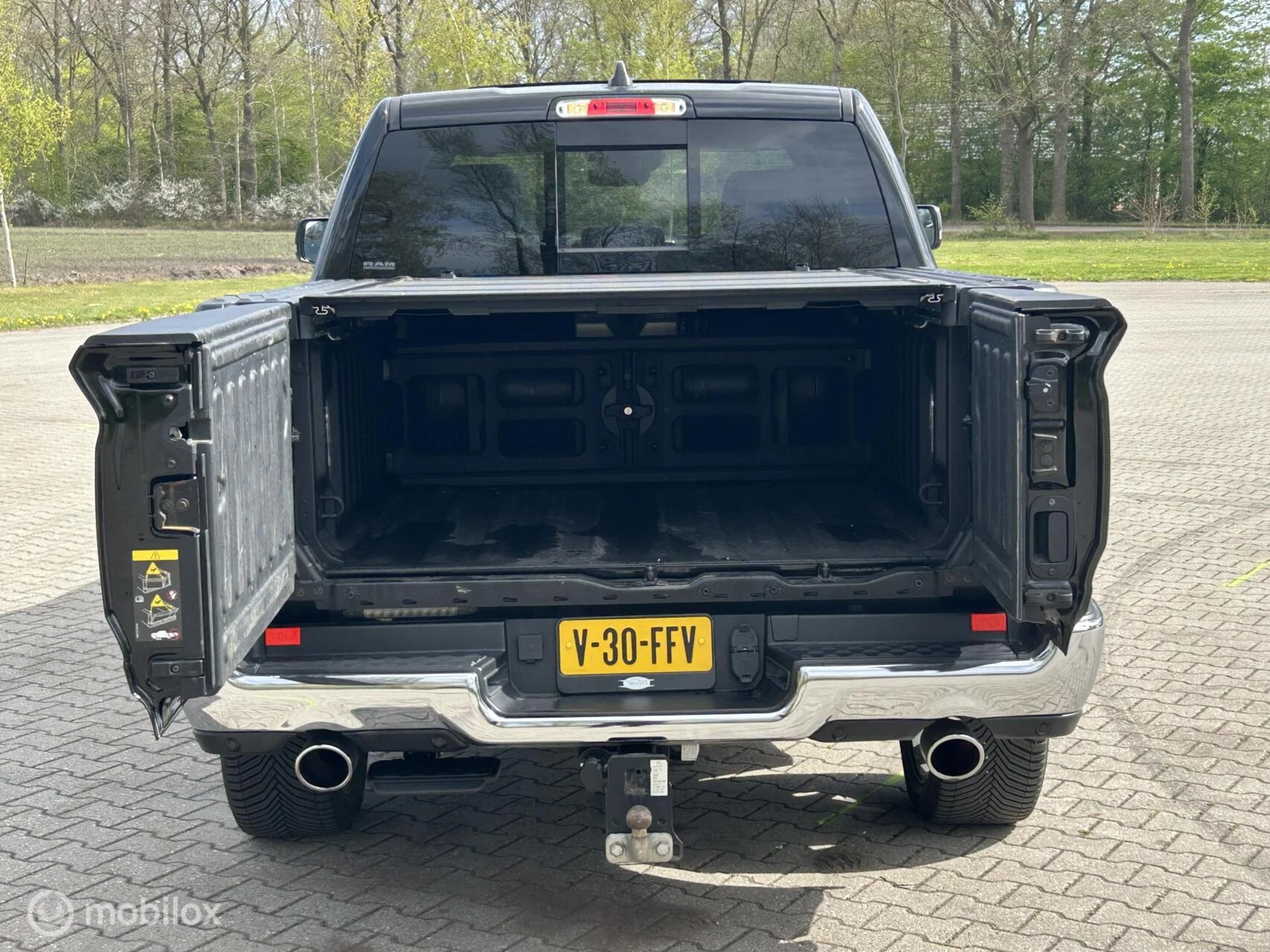 Dodge Ram 1500 2022 - 4X4 5.7 V8 4x4 Crew Cab Limited obrázek 36