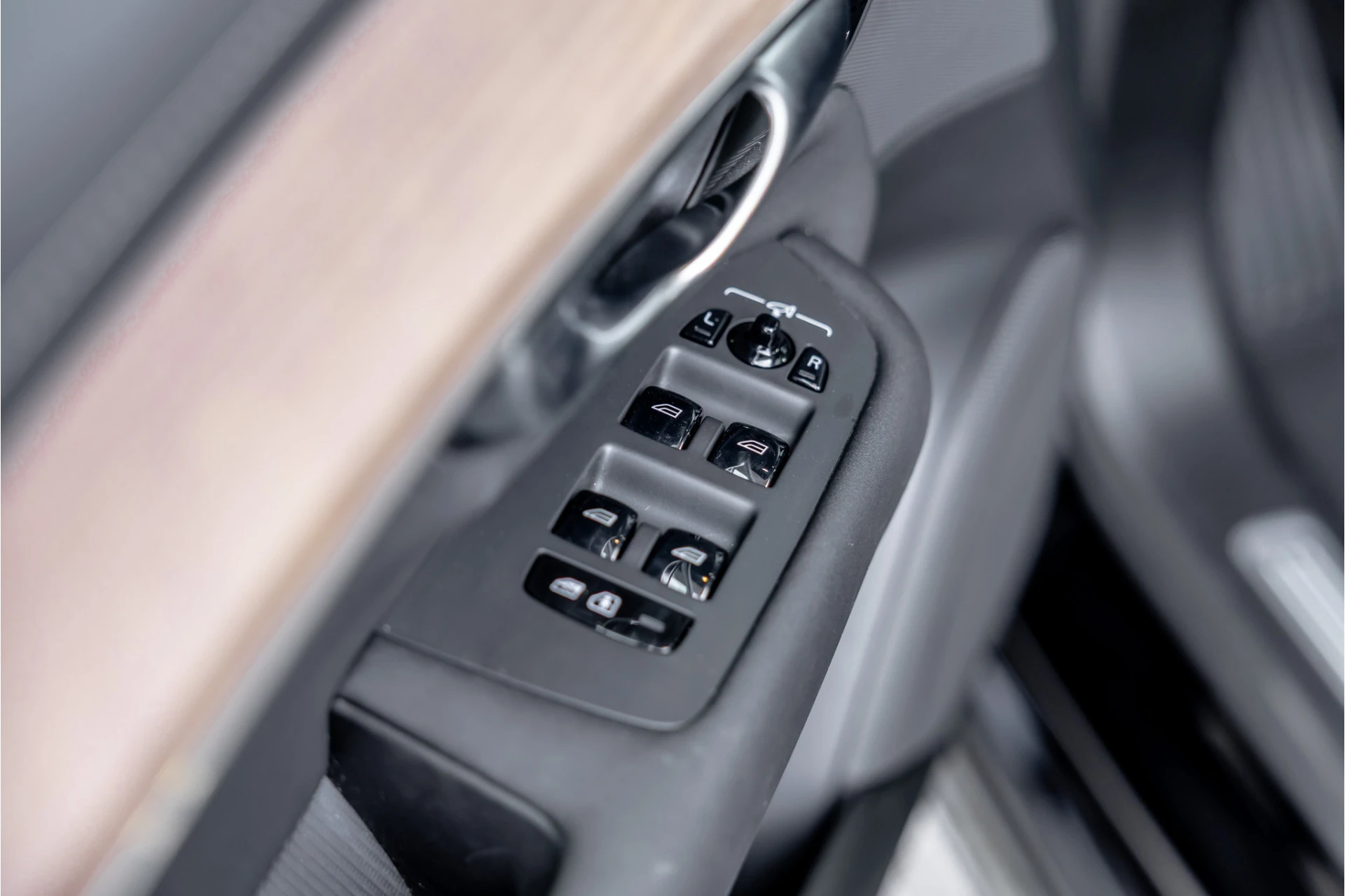 Volvo XC90 2025 - 2.0 T8 Plug-in hybrid AWD Plus Bright afbeelding 23