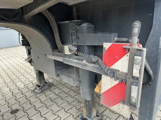 Broshuis N/A 2019 - 3ABSD Lowloader 3-axle / GVW: 59.000kg / Neck: 23.000kg / hydraulic steering + ramps + loading table / 4.60m extendable / winch / liftaxle obrazek 19