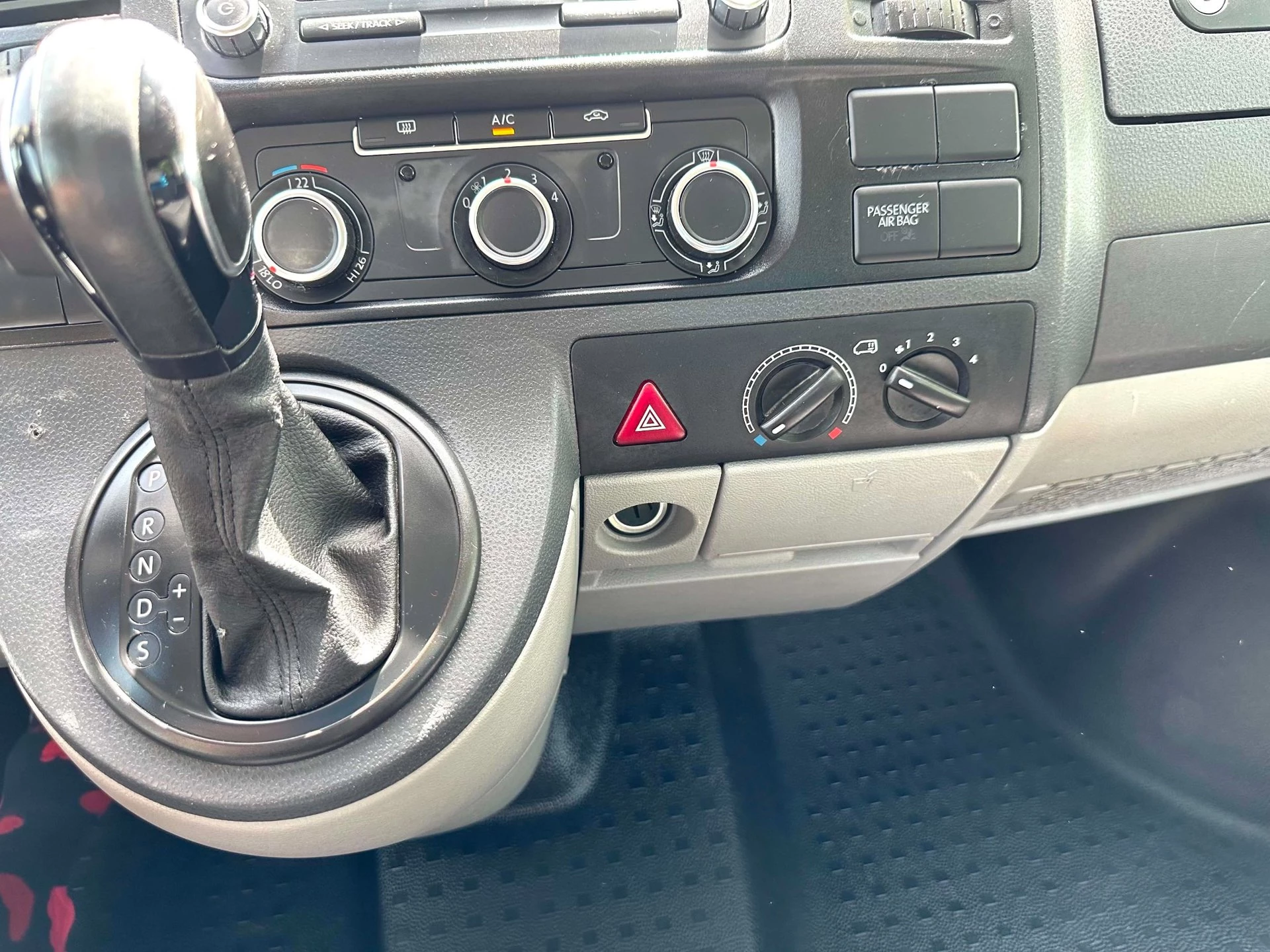Volkswagen Transporter 2014 - Kombi 2.0 TDI L2H1 9 Persoons AUTOMAAT MARGE afbeelding 25