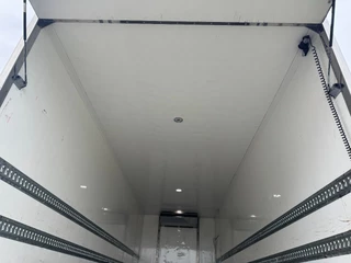Volvo FE 250 2013 - 4X2 - EURO 6 + THERMOKING T-500R + DHOLLANDIA LIFT obrazek 10