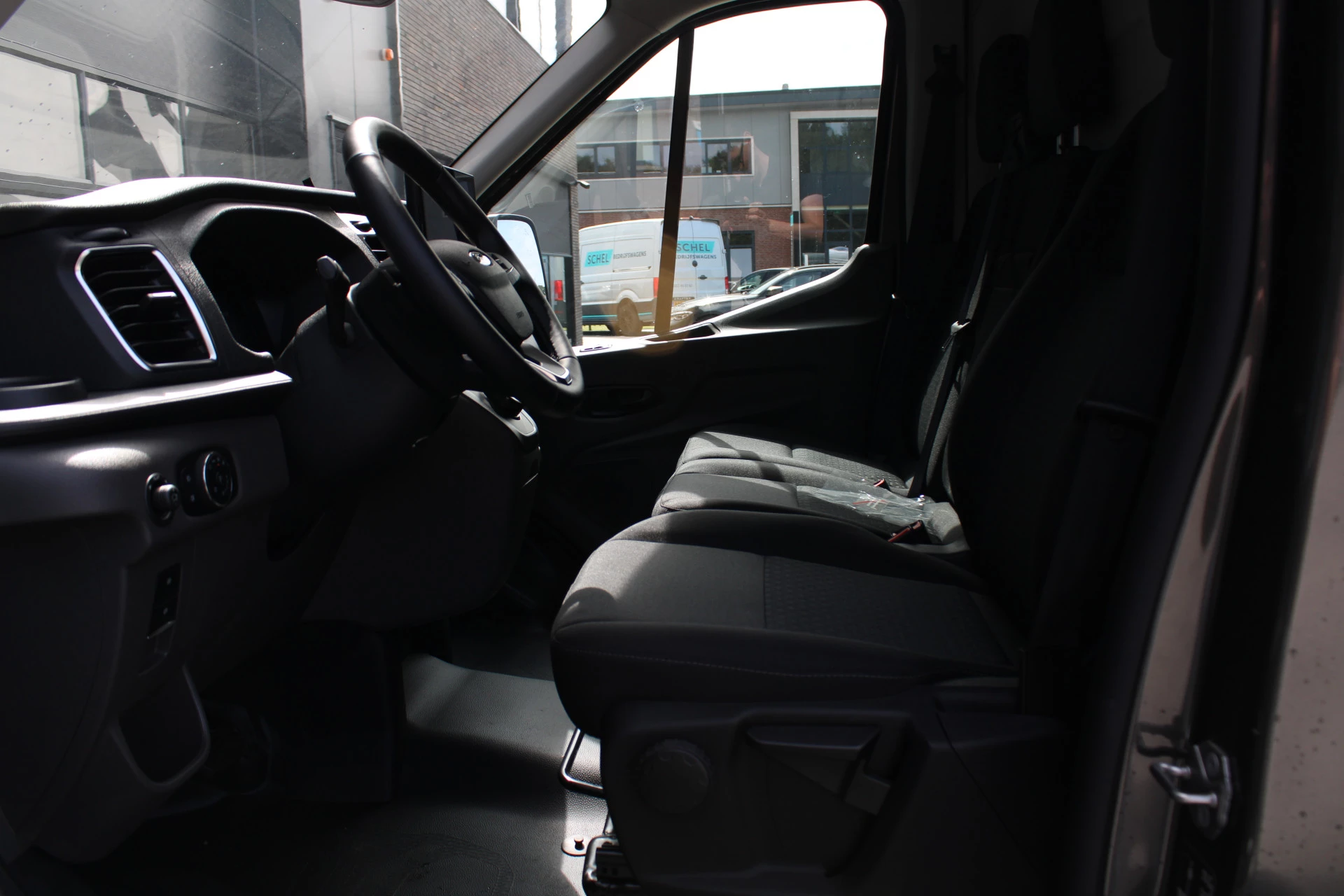 Ford Transit 2024 - 350 2.0 TDCI L2H2 Trend 165pk - Facelift - Adaptive Cruise - Navigatie - Blind Spot - 360 Camera - Stoel - Stuurverwarming - Rijklaar obrázek 31
