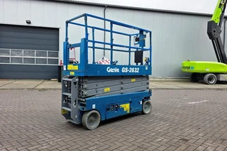 Genie 2013 - GS2632 Electric, 10m Working Height, 227kg Capacit image 3 miniature