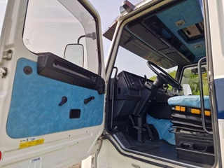 Scania R142-V8 1987 - 420 V8 - Old timer - Clean chassis/cab/interior - Dutch registration image 10