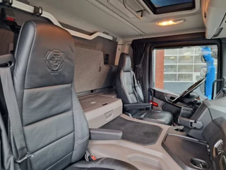 Scania P 2020 - P370 6x2*4 - Thermoking T-1000R Frigo - Bussbygg box - Hooks/Rohrbahnen/Vleeshang - Zepro loadlift - Retarder - Full air image 24