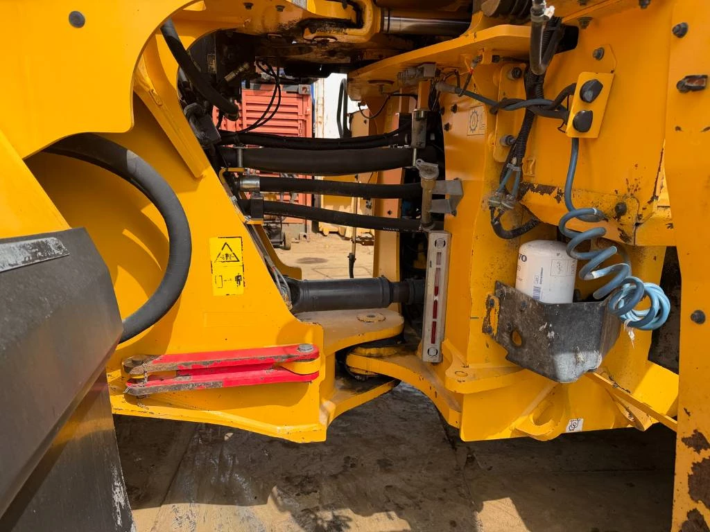 Volvo 2017 - L220H ( PERFECT CONDITION ) afbeelding 10
