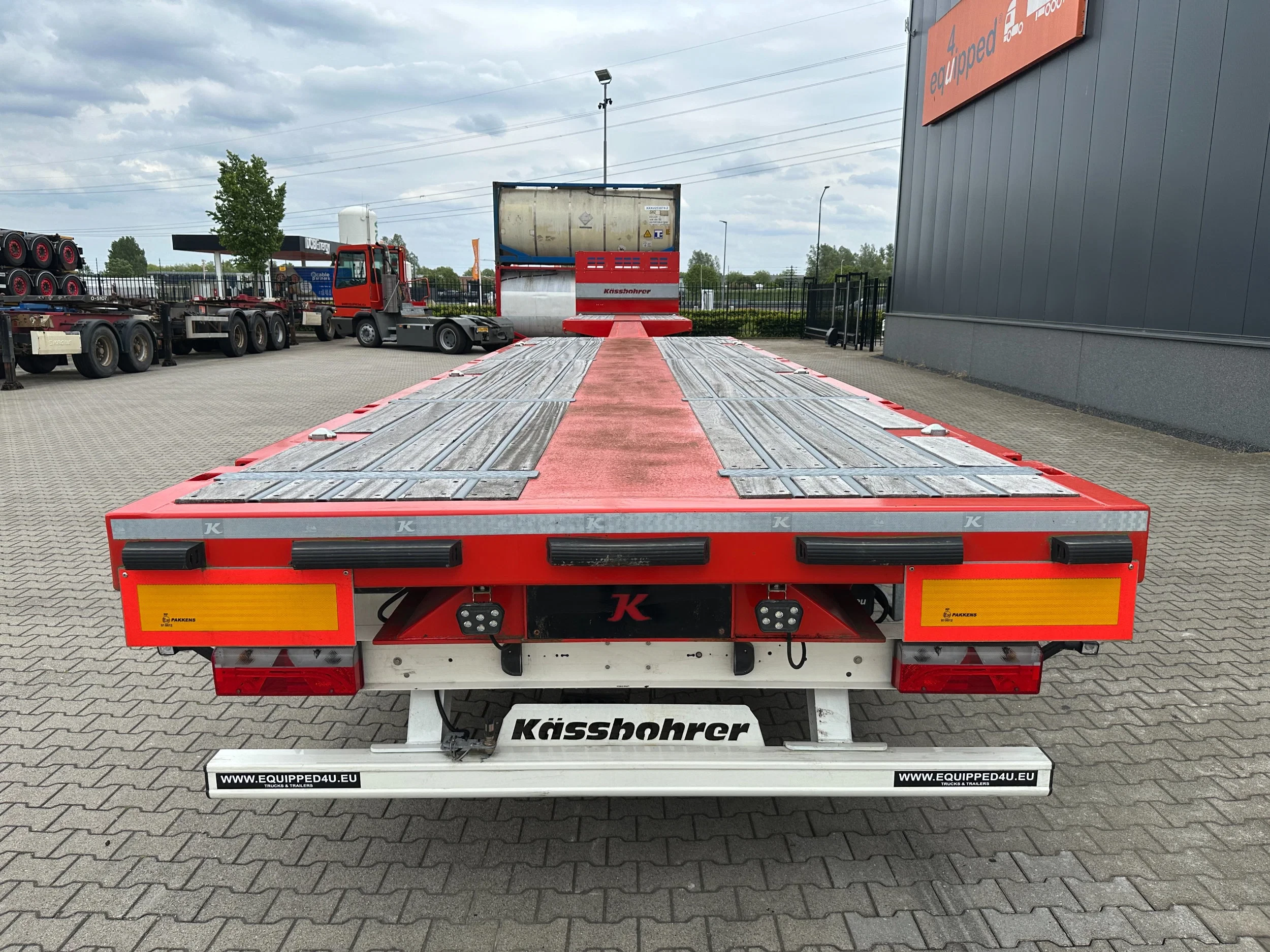 KAESSBOHRER 2026 - new and unused Heavy-Duty flatbed / 690cm extendable / steering axle / lift axle / twistlocks / timberstakes / NL-trailer / APK: 04-2027 zdjęcie 7