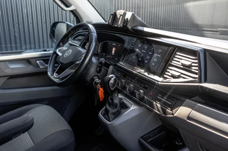 Volkswagen Transporter 2021 - T6.1 2.0 TDI BULLI | L1H1 | 150PK | LED | Automaat | Camera | Carplay | PDC | Trekhaak obrazek 2