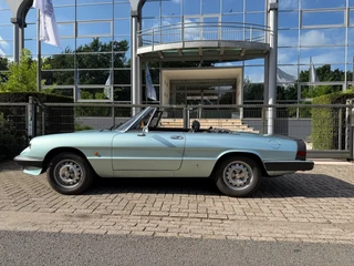 Alfa Romeo Spider 1985 - 2.0 zeer mooie staat afbeelding 3 miniatuur