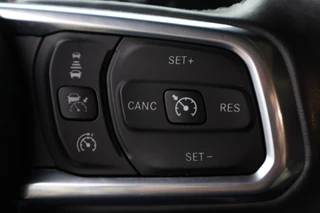 Jeep Wrangler 2022 - 4XE 380 Plug In Hybrid SAHARA / GOBI / 20 inch Bawarrion zdjecie 35