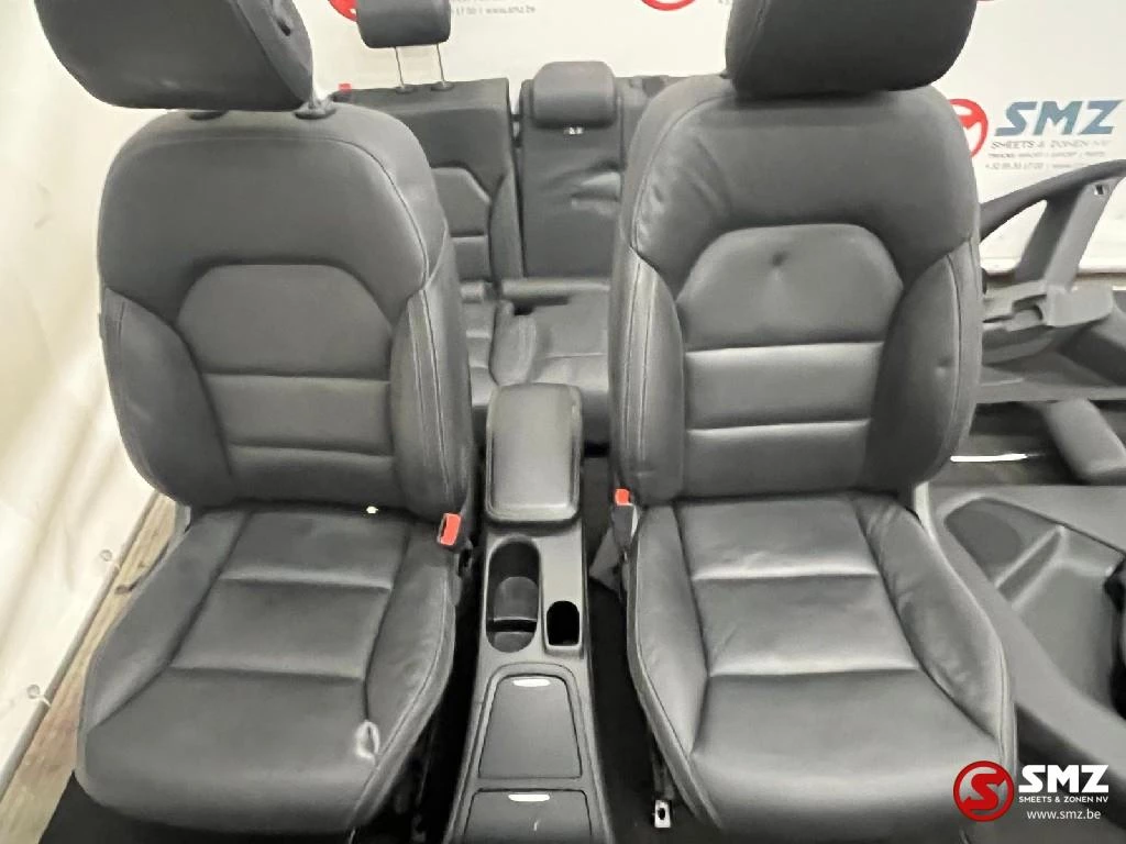 Mercedes-Benz - Occ set interieur met zetels W246 Mercedes obrázek 1