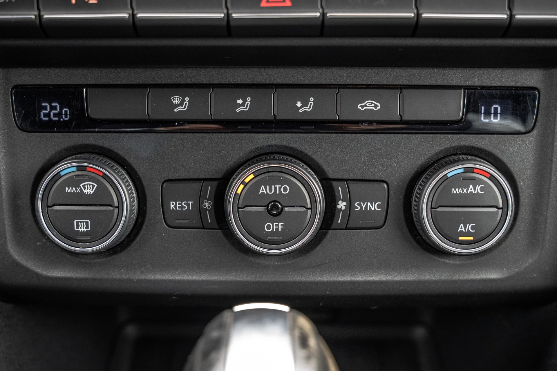 Volkswagen Amarok 2020 - Highline V6 3.0 TDI 4x4 | 258 PK | 1ste Eigenaar | LED | Camera | Carplay | Cruise | Trekhaak | Airco Bild 21