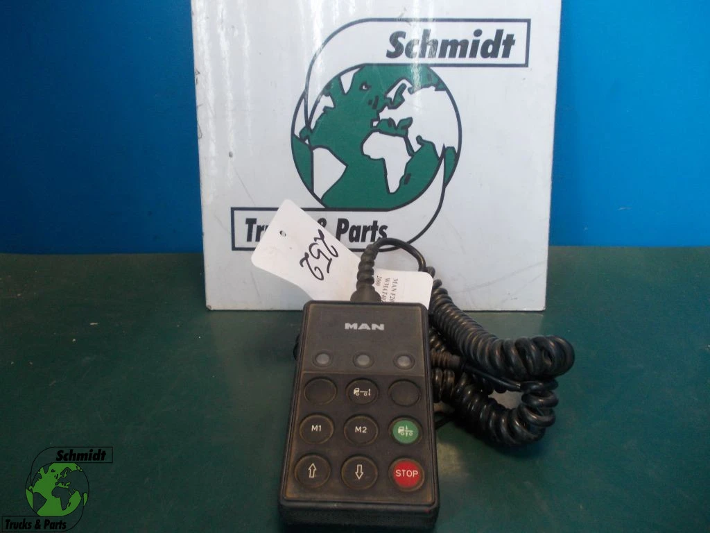 MAN - 81.25505-6398 WACCO 446 056 027 0 LUCHTVERING MODULE imagem 1