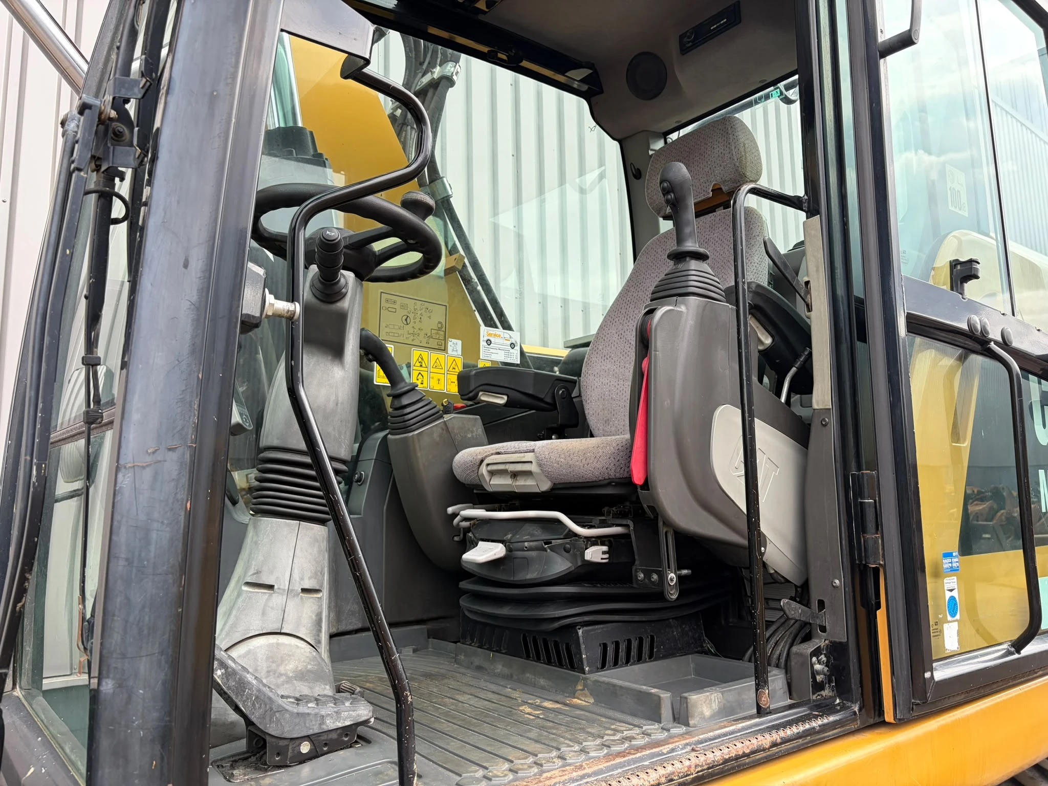 Caterpillar M318F 2015 image 17