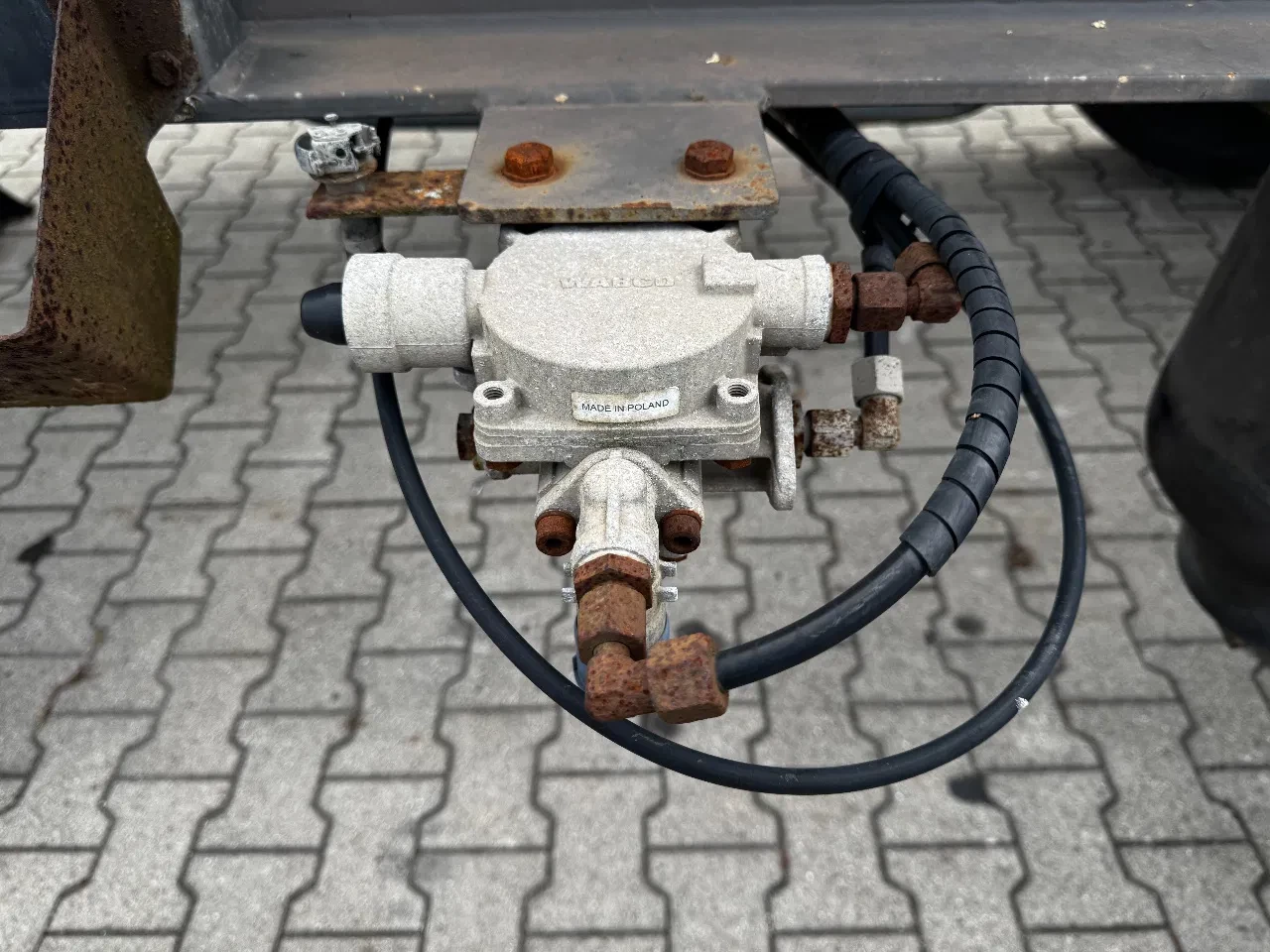 DESOT 1994 - nice 20FT/30FT ADR-Chassis for SMALL PRICE, liftaxle, 5 twistlocks arms afbeelding 9