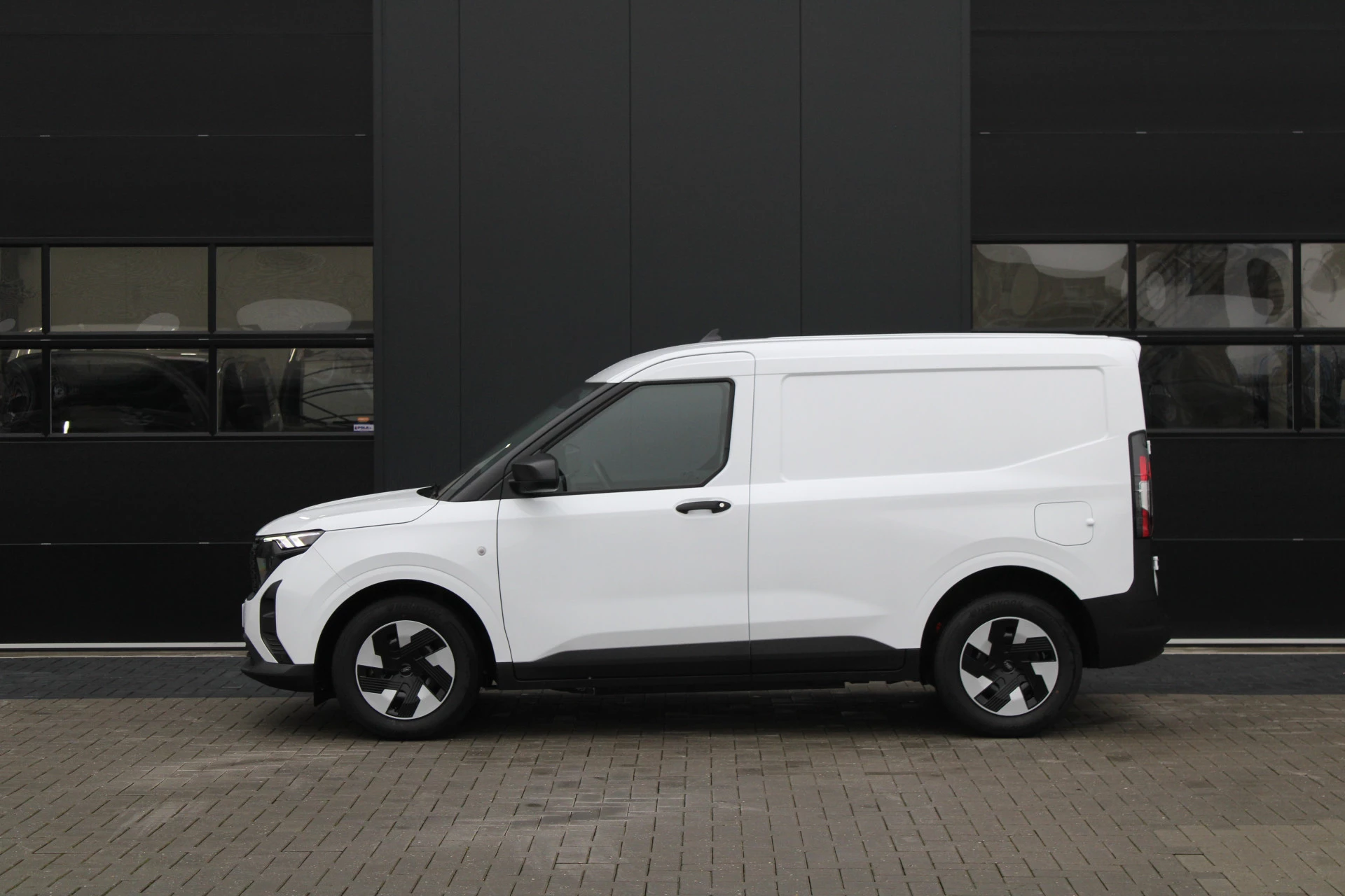 Ford E-Transit Courier 2026 - Trend 46 kWh 136pk - Stoel/Stuurverwarming - Camera - Cruise - Carplay/Android - Rijklaar Bild 10